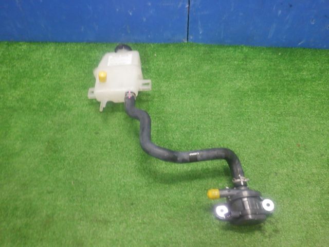 ★プリウス PHV ZVW52 S★インバーター用ウォーターポンプ リザーブタンク G9040-47040 G91H0-47011