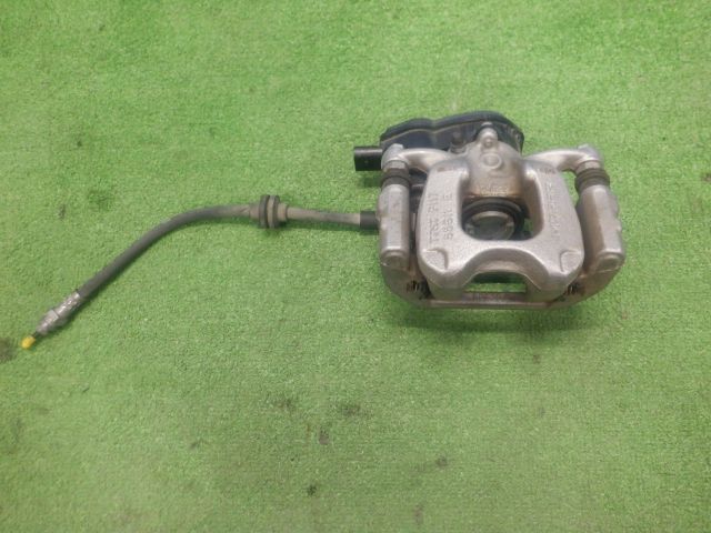 ★クライスラー ジープ レネゲード 3LA-BV13 リミテッド4xe★リア右キャリパー