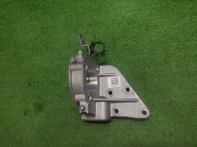 ★クライスラー ジープ レネゲード 3LA-BV13 リミテッド4xe★フロント右ドライブシャフトブラケット