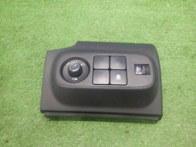 ★シトロエン C3 5BA-B6HN05 フィール 後期★インパネスイッチパネル