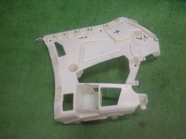 ★BMW G20 3BA-5F20 320i Mスポーツ 前期★リアバンパー左ブラケット