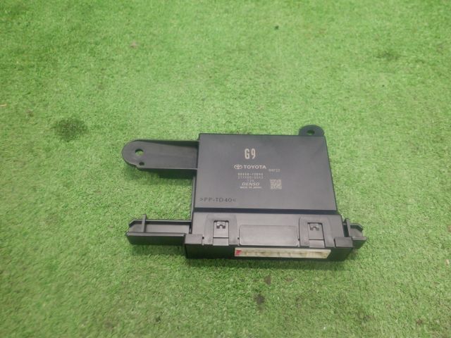 ★カローラスポーツ 6AA-ZWE213H ハイブリッドG Z 前期★エアコンコンピューター 88650-12G90