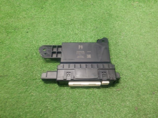 ★プリウス PHV DLA-ZVW52 S セーフティパッケージ 後期★エアコンコンピューター 88650-47600