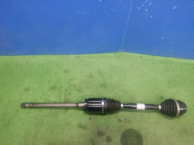 【商品情報】動作確認済 車名/グレード X3/xDrive20d M Sport 型式 LDA-TX20 型式類別 18728-0001 車体番号 WBATX32090LB229## 年式 2018/03 走行距離 108468km エンジン型式/ミッション型式/駆動 B47D20AAT4WD 車色/カラーNo/トリムNo&nbsp; アルピンホワイト3ソリッド300 商品情報&nbsp; フロント右ドライブシャフト 8643184-02 インナー側ブーツバンド交換歴あり 全体傷有 汚れ有 本商品は適合確認ができかねます。 ※画像の表示がない場合はお問合せください。発送方法 個人宅への配送可　ヤマト運輸にて発送運送会社の指定・選択はできません。上記の発送方法になります。 お問い合わせ番号 b202610076※お問合せの際スタッフにお伝えください。※画像の表示がない場合はお問合せください。 ◆購入前に必ずお読み下さい◆◆購入手続きを行って頂いた時点で会社概要の内容に同意したものと判断させて頂きます◆