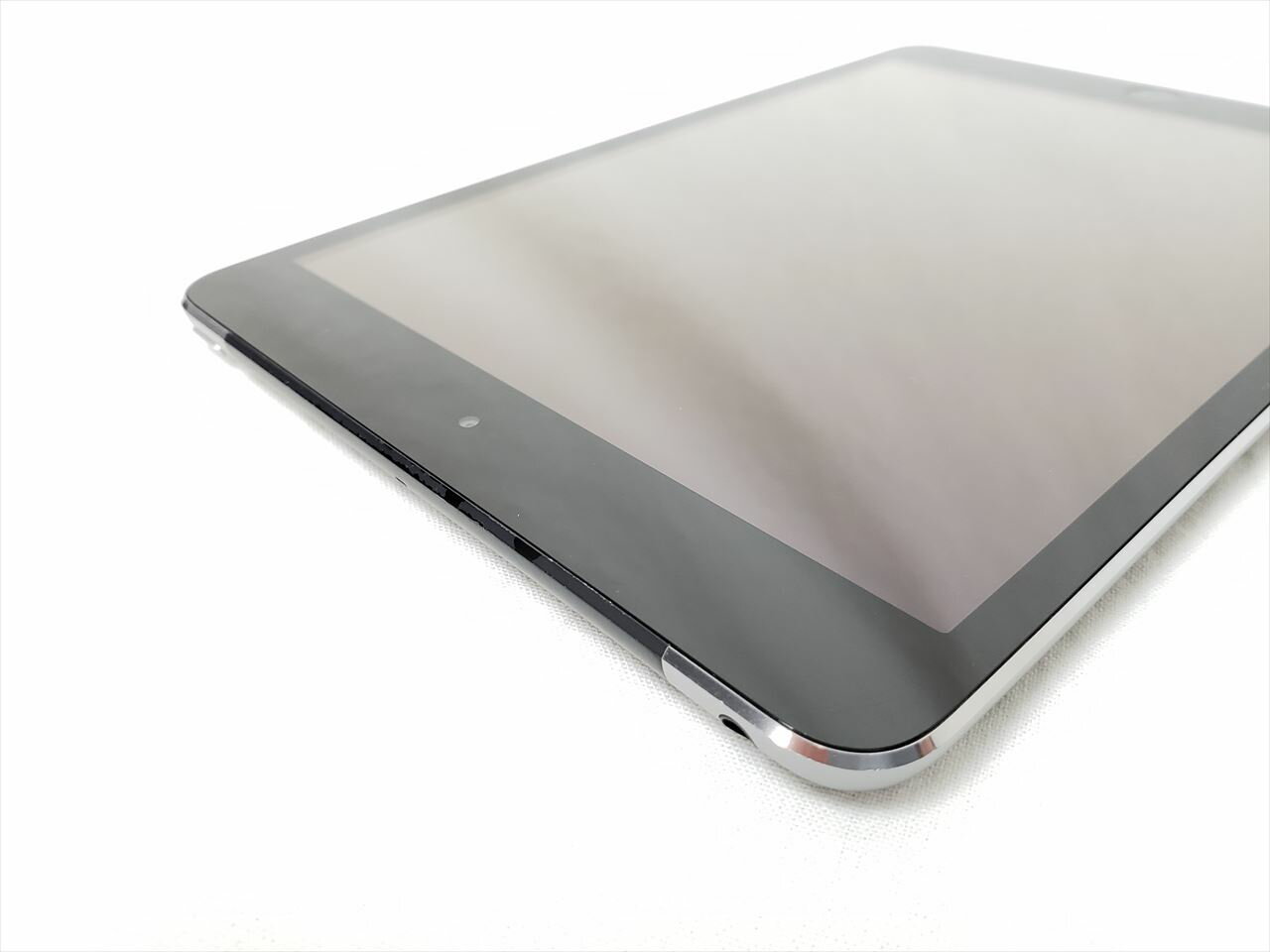 () iPad mini3 Cellular 16GB Xy[XOC /MGHV2J/A Aau