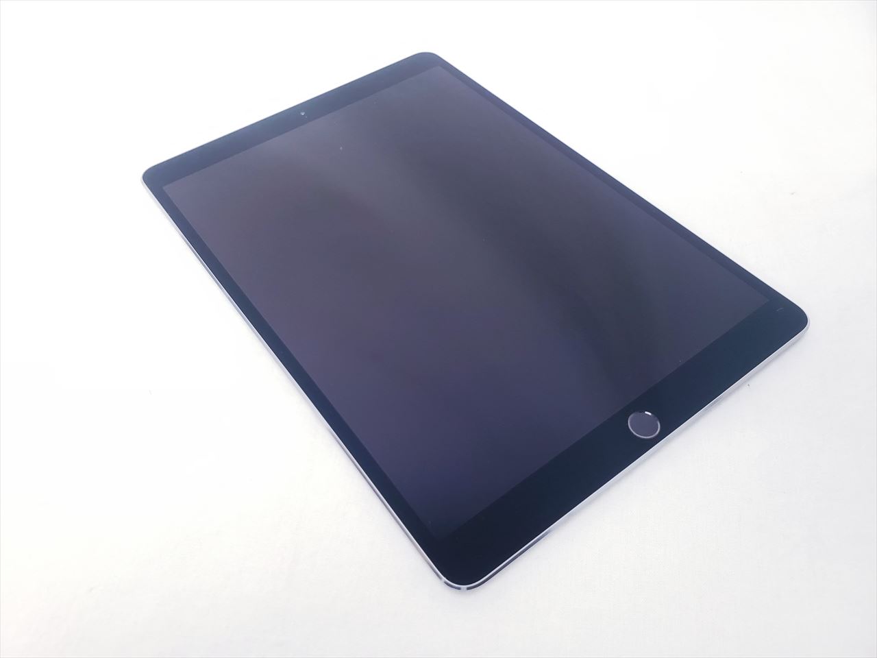 中古 iPad Pro 10.5インチ Wi-Fi 64GB スペースグレイ /MQDT2J/A