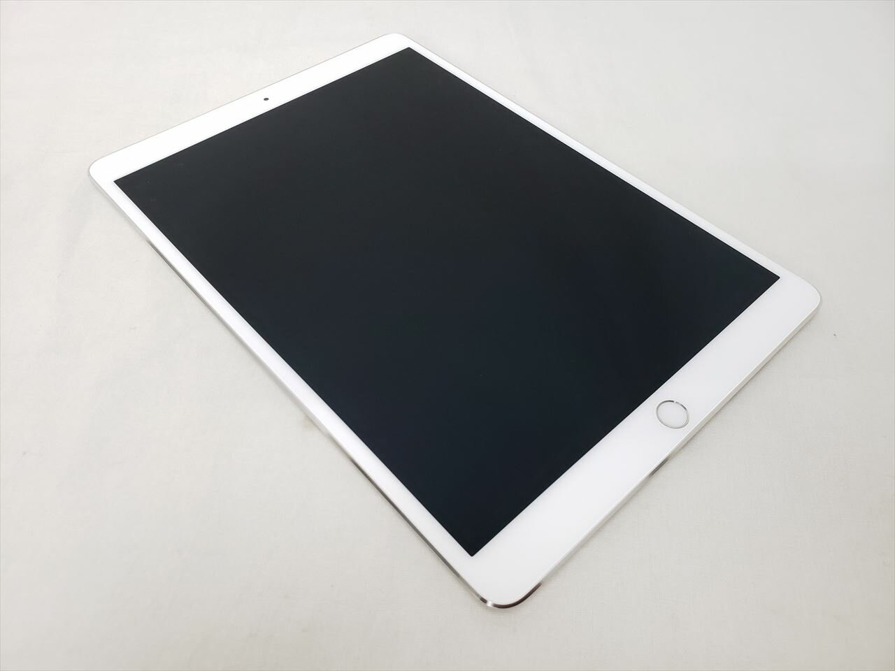 (中古) iPad Pro 10.5インチ Cellular 256GB シルバー /MPHH2J/A 【SIMロック解除品】 docomo