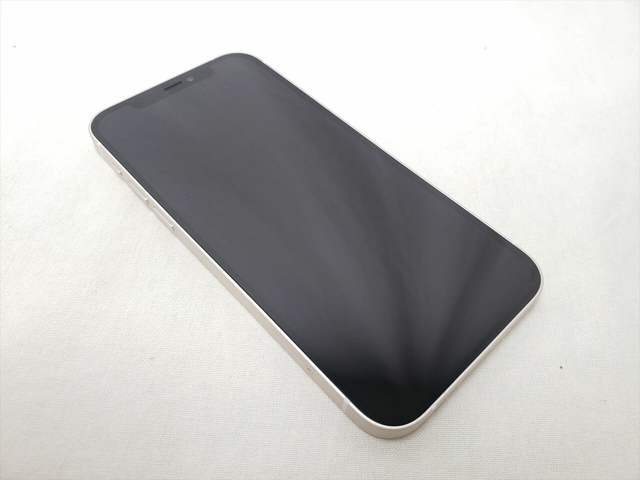 (中古) iPhone12 64GB ホワイト /MGHP3J/A 【SIMロック解除品】、docomo