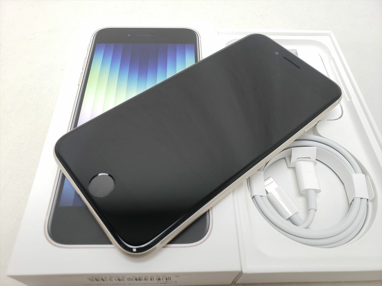 (中古) iPhoneSE （第3世代） 64GB スターライト /MMYD3J/A 【 SIMFREE】、docomo