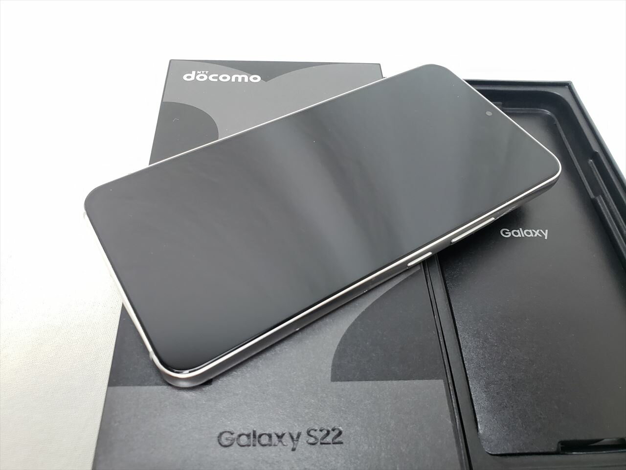 (中古) SC-51C ファントムホワイト /Galaxy S22 【 SIMFREE】、docomo