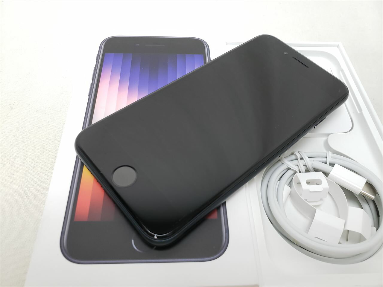 (中古) iPhoneSE （第3世代） 64GB ミッドナイト /MMYC3J/A 【Softbank SIMFREE】、softbank