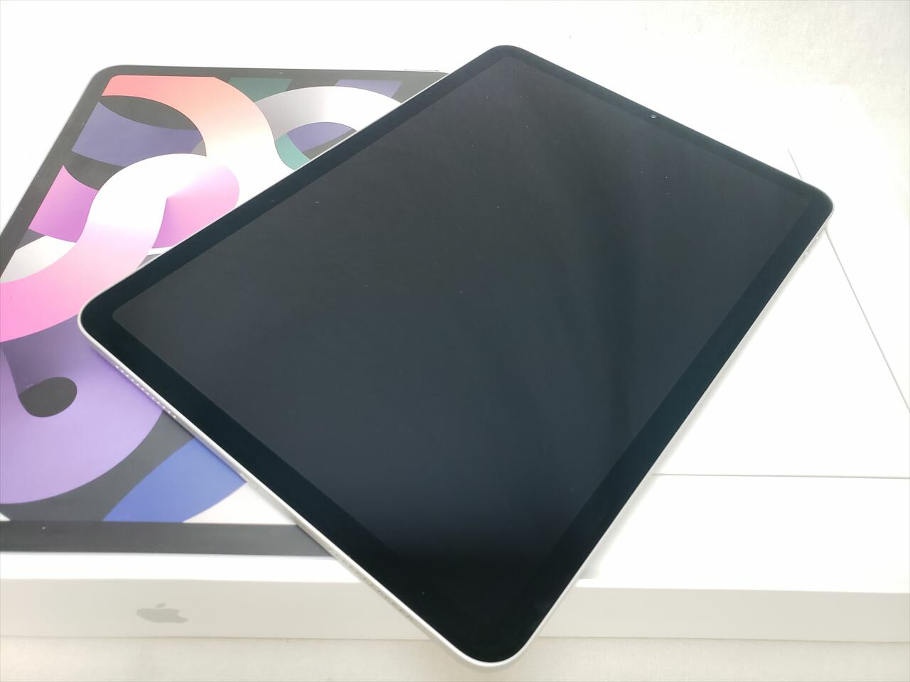 (中古) iPad Air（第4世代/2020） Wi-Fi 64GB シルバー /MYFN2J/A