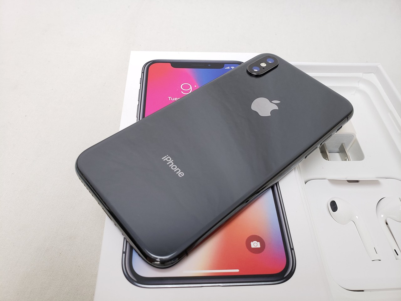 iPhone - iphonex 本体 64G au 美品 SIMロック解除済】au iPhoneX 64GB A1902 (MQAY2J/A) シルバー