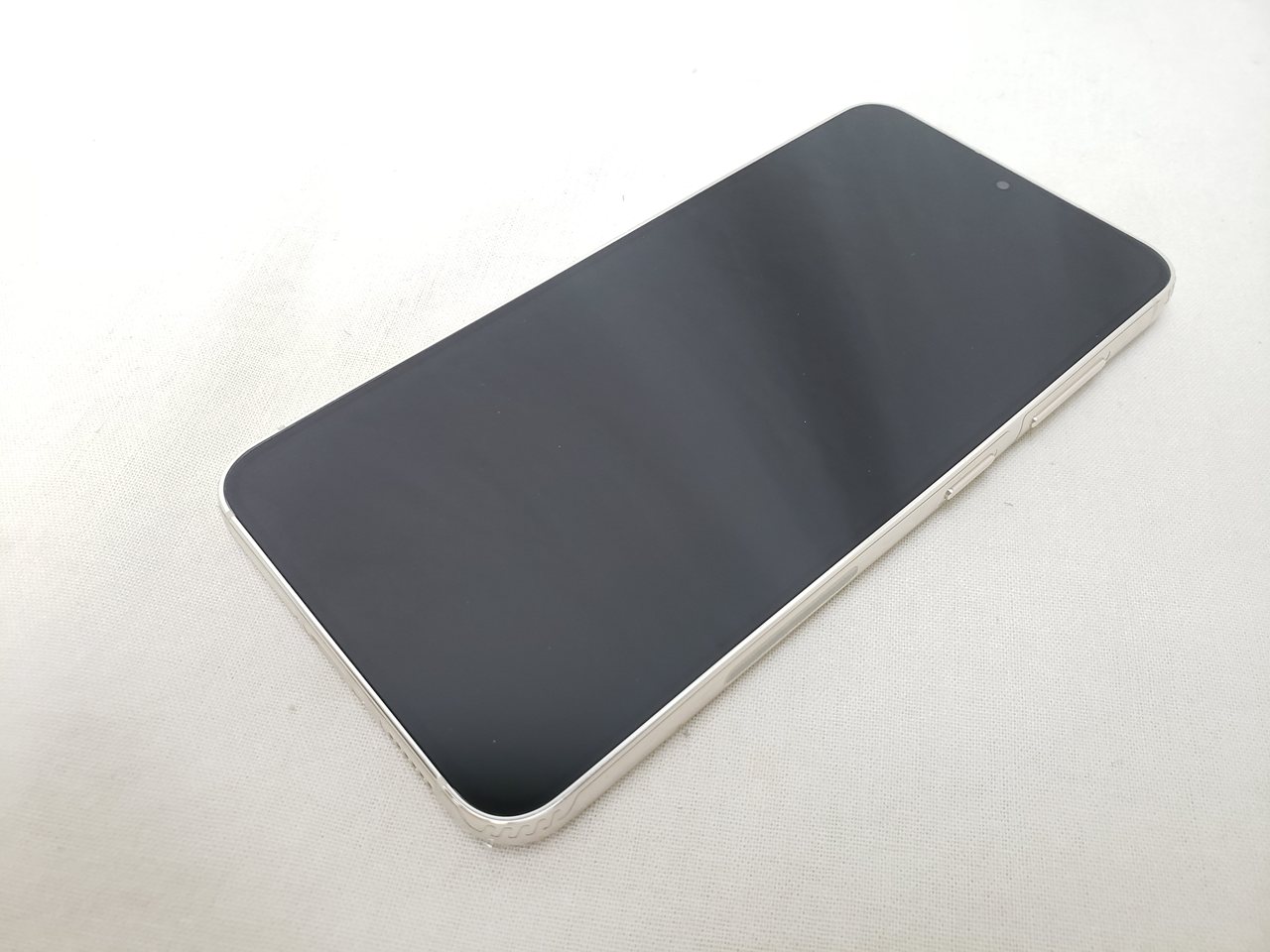 PCワンズの(中古) SCG19 クリーム /Galaxy S23 【 SIMFREE】、au｜アングル2
