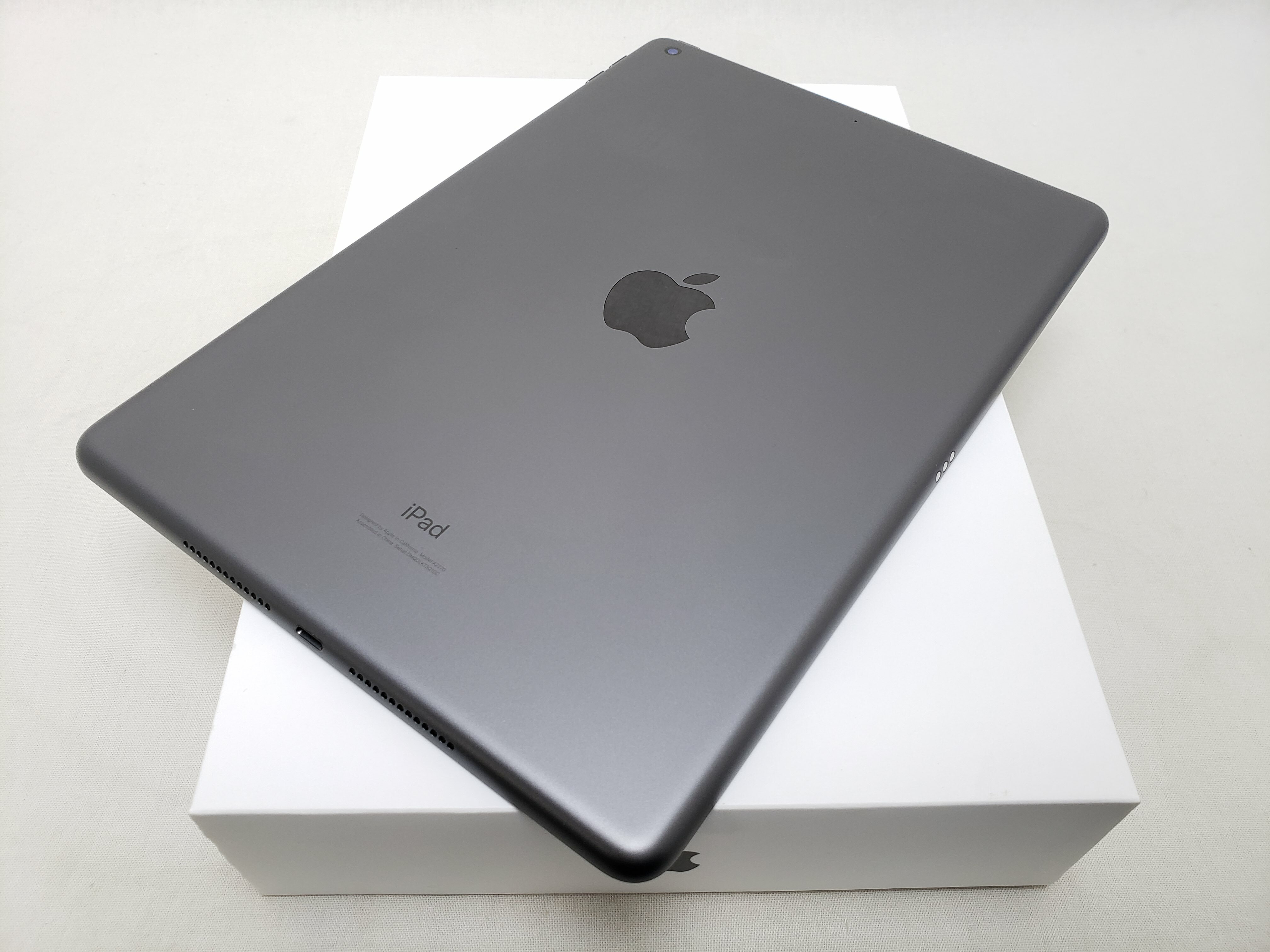 iPad 10.2インチ 第8世代 32GB スペースグレイ　本体 iPad（第8世代）10.2インチ Wi-Fiモデル 32GB スペースグレイ iPad 第8