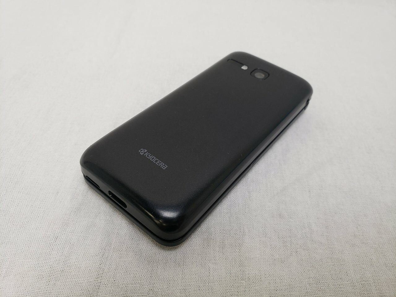PCワンズの(中古) 902KC ブラック /DIGNO ケータイ3 【 SIMロックあり】、softbank｜アングル2