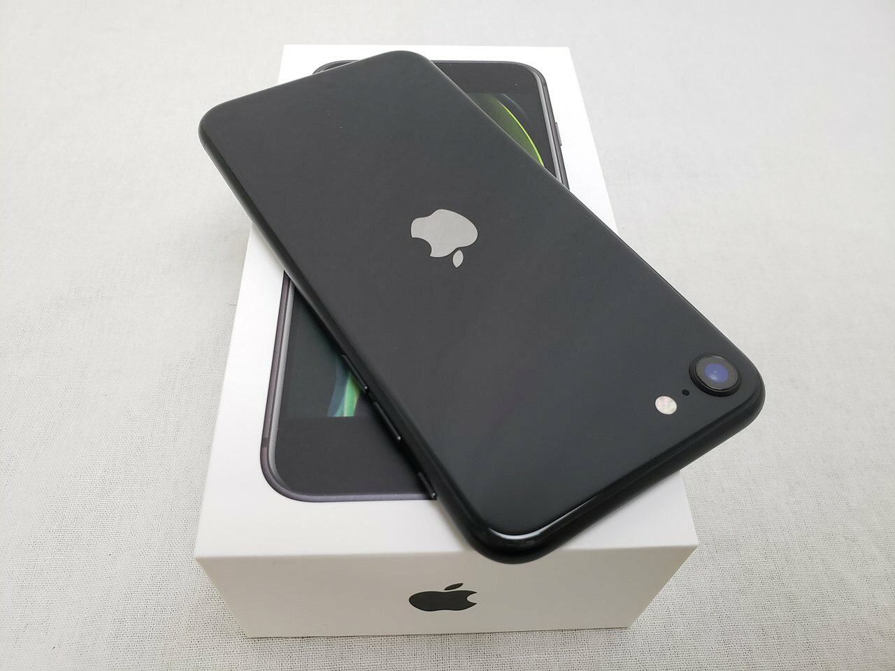 楽天市場】iphone se（ブランドアップル）（タブレットPC本体