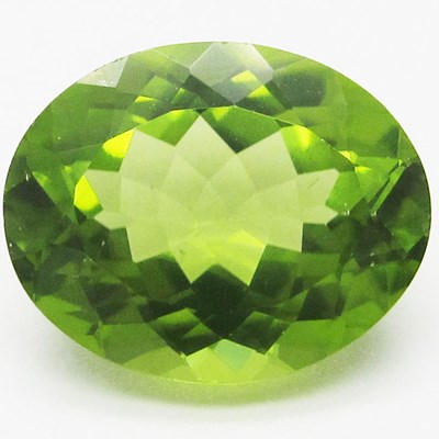 天然ペリドット 天然石 ペリドット カンラン石 宝石 ルース カラット 誕生石 8月【 並級 3.217 CT 11.0mm×8.9mm×4.9mm 加熱 オーバル ファセットカット ファセット ダイヤモンドカット 】