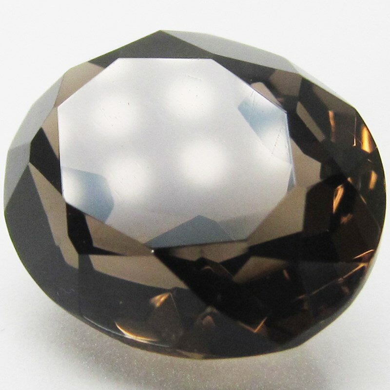 商品説明 宝石名 天然スモーキークォーツ 評価 ／ クラス AA ／ － カラット数 5.350ct サイズ 12.1×10.4×7.1mm ／ 縦×横×高さ 産出国 不明 加工 不明 適用リングモデル 楕円形トップ全モデル 納期 宝石単体ご購入：1～2日以内リングに載せる場合：リング納期に準じる（平均1.5カ月～2か月） コメント 上品なブラウンで透明感たっぷり。インクルージョン(不純物)が多いクオーツですが、このルースは10倍鏡で見てもインクルージョンが見当たらない希少なスモーキークオーツです。シルバーリングにもゴールドリングにも似合います。宝石単体の販売、または当店でご購入いただくリングにお載せすることが可能です。ストーンの大きさによって、適用するリングモデルが異なります。 Philip College Ringはプロ野球、Jリーグ、Bリーグなどのチャンピオンリングを数多く手掛ける、カレッジリングとチャンピオンリングの専業メーカーです。 Philip College Ringでは、創業70年を越える本場のカレッジリングメーカーと提携し、デザインは自社で行い、金型と鋳造までを委託して半製品を輸入しております。鍛造・彫刻・研磨や石載せなどの後半工程をPhilip College Ringで行う独特の【和魂洋才】の仕組みです。 これにより本場の技術に日本人の感性に合うデザインと求める品質の両方を兼ね備えた本物のカレッジリングをお届けしています。 ＝＝＝＝＝＝＝＝＝＝＝＝＝＝＝＝＝＝ ⇒Philip College Ringについて ⇒過去の製作事例 ⇒ストーンついて ⇒リング内側打刻について ⇒メッキ等その他のオプションついて ⇒パッケージについて ⇒ご注文の流れについて ⇒補償内容・免責事項について ⇒カレッジリングについて ⇒よくあるご質問 ＝＝＝＝＝＝＝＝＝＝＝＝＝＝＝＝＝＝ 関連キーワード ストーンリングサイズシーンなど ストーン 天然石 スモーキークォーツ クォーツ 水晶 黒水晶 天然スモーキークォーツ 天然クォーツ ラウンドカット ラウンド ファセットカット ファセット ダイヤモンドカット 適用モデル 1001 1030 1111 アフターサービス ケース付 サイズ計測リング 名前 記念日 誕生日 父の日 敬老の日 クリスマス 還暦祝い プレゼントストーン詳細はこちらから 製作事例はこちらから