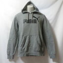 在庫は一点のみになります。当日〜翌営業日出荷にて対応致します。ブランド名：PUMA/プーマ品番：831870-03商品名：スウェット フーディ パーカー フード プルオーバー スポーツ カジュアルサイズ：メンズM実寸サイズ：着丈66cm×身幅54cmカラー：グレー生産国：中国素材：コットン66%、ポリエステル34%状態：目立ったダメージ無く状態良好です。ランクA：目立った傷や汚れ無し【注意事項】・古着になります。よほど状態が良い物以外は多少のシワ、シミ、小穴、毛羽立ち、部分的な縫製ほつれ等がある場合がございます。注意深く検品しておりますが、細かい点は見落としがある可能性もあります。・実寸は一つ一つ測っておりますが、1〜2cm程の誤差がある場合がございます。何卒ご了承下さいませ。・お支払い完了後、即日〜翌日出荷致します！・商品画像の色味に関しては撮影時の環境やお客様のパソコンのブラウザーやモニターの関係により実物と多少異なってしまう場合がございます。こちらも併せてご了承下さいませ。