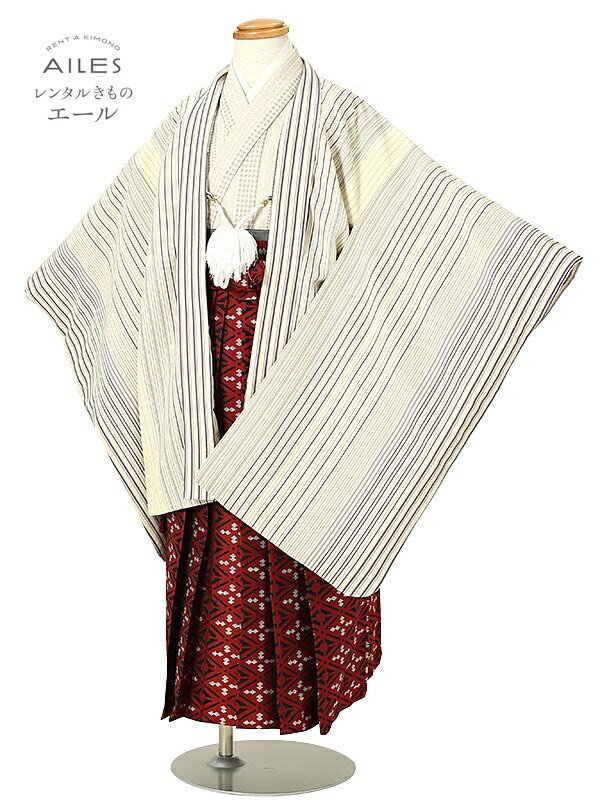 ●商品詳細適用サイズ5歳の標準サイズ（身長110cm〜120cm） ●素材・表地：合成繊維・裏地：合成繊維●袴セット寸法　肩裄51cm/羽織丈59cm/袴紐下丈60cm寸法見本はこちらをご覧ください。※サイズ調整が必要な場合があります●セット内容・着物・袖なし長襦袢・羽織・ 簡易袴（角帯セットマジックテープ）・足袋・草履・扇子・懐剣・羽織紐・お守り・サスペンダー※着付けに必要なタオルはご準備ください。 ※着物と袴以外の角帯や小物などはお選び頂いた袴に合わせて当店スタッフがコーディネートさせていただきます。●レンタル期間レンタル期間は商品がお手元に届いた日 （ご利用日の2日前）から3泊4日です。ご利用の翌日までにご返送下さい。●返却方法送料は往復無料です。※北海道・沖縄・離島一部地域を除く同封したヤマト運輸の着払い伝票でお送りください。※ヤマト運輸以外での返却の場合 送料はお客様の方でご負担下さい。※クリーニングなどの後始末は一切不要です。※注意：モニターの発色の具合によって実際のものと色が異なる場合があります。※簡単なサイズ調整（腰紐にて）が必要な場合があります。袴は結ぶタイプです。 ※箱タイプでの配送となります。&nbsp;七五三 着物【レンタル】かんたん七五三 5歳 袴レンタル AO5277 アイボリー ストライプ 千鳥格子 男児 七五三袴 羽織袴 袴セット 貸衣装 和装 お正月 お祝い 卒園式 きもの 5歳 七五三 着物 5才男の子 人気柄 子供 着物 753 かっこいい 人気 新品足袋プレゼント 往復送料無料 七五三などにご利用ください。 写真（左）全身（上）前アップ ※商品の色については、画面を表示するモニターによって実際と多少異なる場合がございます。 1012-01244 商品詳細 ●素材 ・表地：合成繊維 ・裏地：合成繊維 　　寸法の見方はこちらを参照して下さい。 ●標準サイズ 身長： 110cm〜120cm位