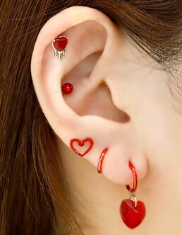 ボディピアス 軟骨ピアスの最新耳コーディネート ボディピアス 軟骨ピアスの最新耳コーディネート