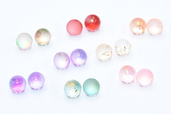 チェコ調ガラスビーズ グラデーションカラー 金箔ライン入り 穴なし 8mm 20個入