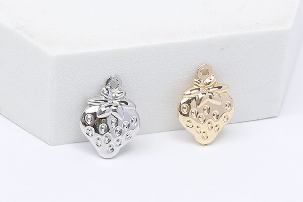 メタルチャーム イチゴチャーム カン付き 11×15mm（4ヶ）