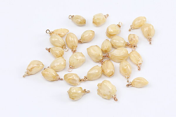 高品質レジンチャーム フラワーチャーム つぼみチャーム カン付き ゴールド（2ヶ）