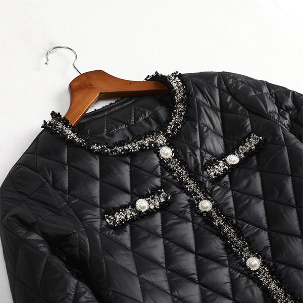 【あす楽】大きいサイズ アウター 中綿 キルティングコート ノーカラー ツイードフリンジリボン パールビジューボタン ブラック LL 3L 4L 5L 6L / インポート ぽっちゃり 個性的 モダン キレイめカジュアル 大人可愛い お出掛け デイリー