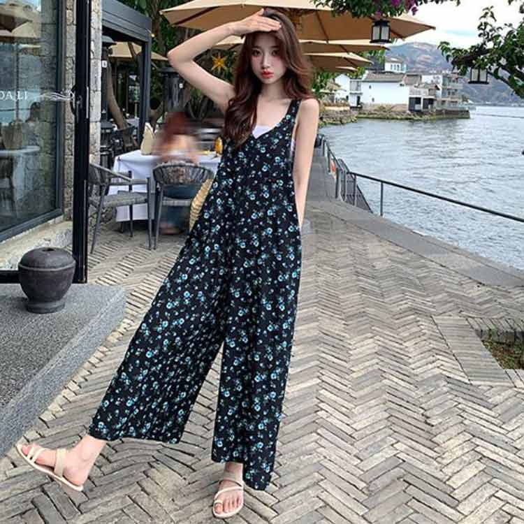 オールインワン 花柄 総柄 オーバーオール レディース 春 夏 秋 薄手 サロペット パンツ ワイドパンツ 9分丈 ゆったり キャミサロペット Vネック きれいめ かわいい 美脚 通勤 通学 体型カバー 着痩せ ガウチョパンツ カジュアル 大人 可愛い 20代 30代 40代 50代 【送無】
