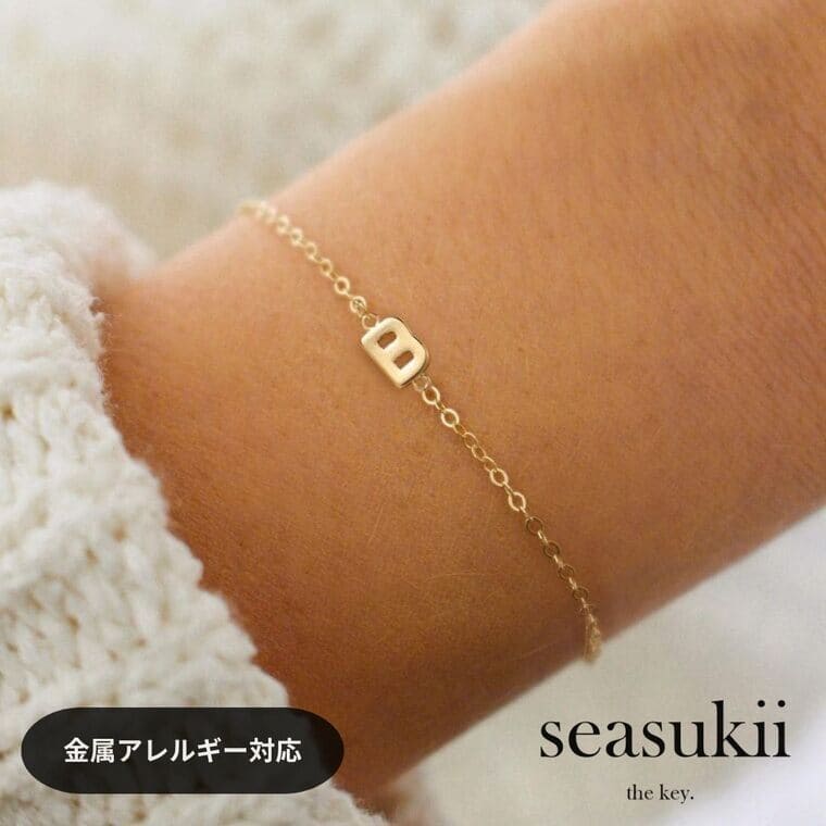 【12/4 20:00~全品50%OFFクーポンあり】イニシャルブレスレット イニシャル ステンレス製 推し活 シンプルデザイン デイリー 汗 プール 錆びにく...