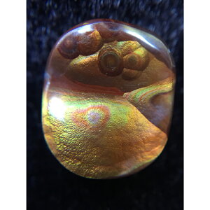 新入荷‼ ユニークな立体的加工のファイヤーアゲートルース 4.9ct【お任せ送料無料】