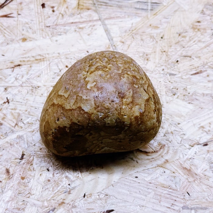 一点物、高品質、店長厳選『美しい虎柄の姫川薬石』握り石に観賞用に 803g...