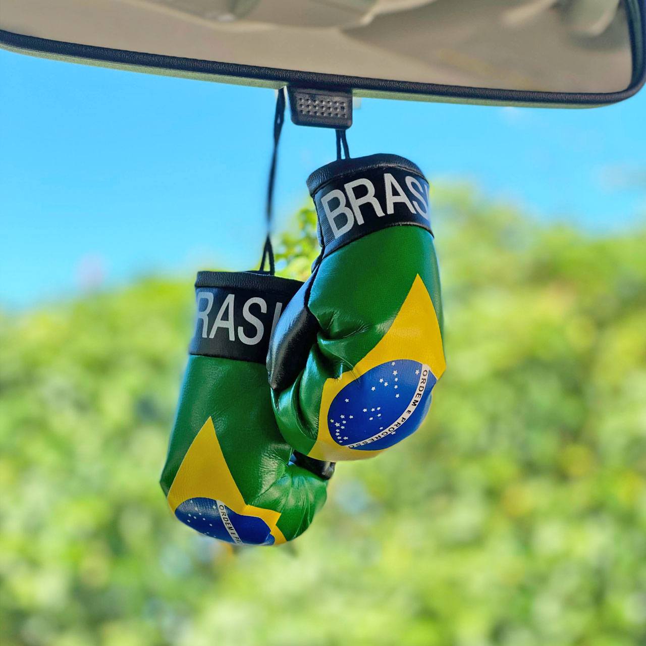 ブラジル国旗柄ミニボクシンググローブ 飾り カーアクセサリー ドアノブ