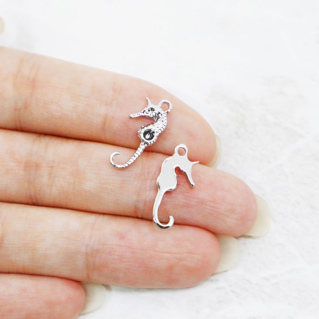 SPINOUTshop楽天市場店のカン付き タツノオトシゴ チャーム アクセサリーパーツ ハンドメイド 手芸 クラフト 素材 材料 シーホース マリン 6個セット 1210｜アングル3