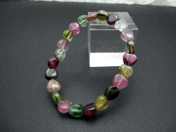 6Aグレード ハート型ミックストルマリン ブレスレット/珠の大きさ:約8mmハート型/内径サイズ:16cm