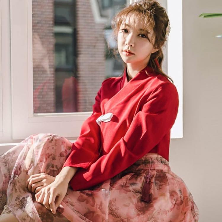 [Hanbok Style] Fine Hanbok (Korean traditional dress) - Spring, Summer, Autumn - Polyester - Elegant and sophisticated for mature women - Wine - ML
