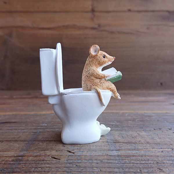 オブジェ 置き物 インテリア雑貨 家具 インテリア ネズミ トイレで読書 オーナメント 珍しい構図 オススメ インテリアの雰囲気づくり [3]