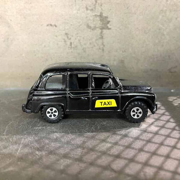 鉛筆削り 事務用品 文具 ステーショナリー キッチン 日用品 アンティーク シャープナー ロンドンタクシー 本物が小さくなったよう とっても可愛い インテリアとして飾る オススメ 種類豊富 たくさん集めて飾りたくなる レジカウンターや玄関 ちょっとした置物 さりげなく t-fiore-10016187 Tre Fiore サンプル画像3