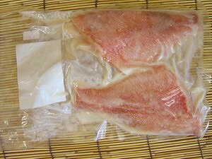 【冷凍】赤魚　粕漬　2枚（産地：ベーリング海）※無添加・無着色※「冷凍品のみ」10800円以上のご注文で、「冷凍便」の送料が無料となります