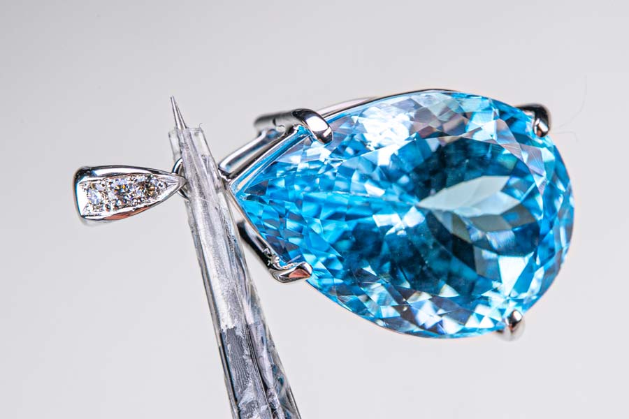 AAAA スカイブルートパーズ ペンダントトップ ファセットカット 36ct トパ...