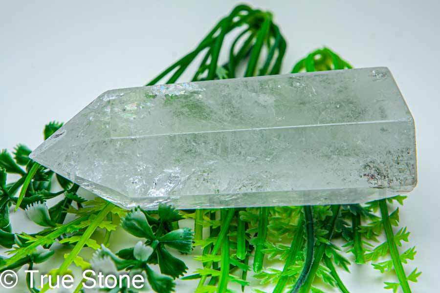 ブラジル産 天然水晶 六角柱 水晶ポイント 107g クリスタル クォーツ レインボークォーツ 天然石 原石 パワーストーン