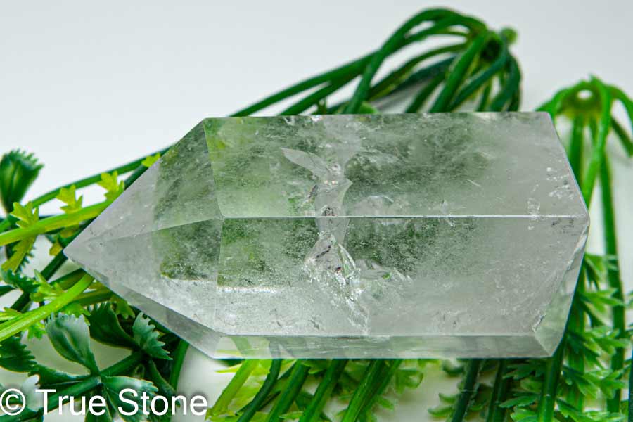 ブラジル産 天然水晶 六角柱 水晶ポイント 80g クリスタル クォーツ レインボークォーツ 天然石 原石 パワーストーン