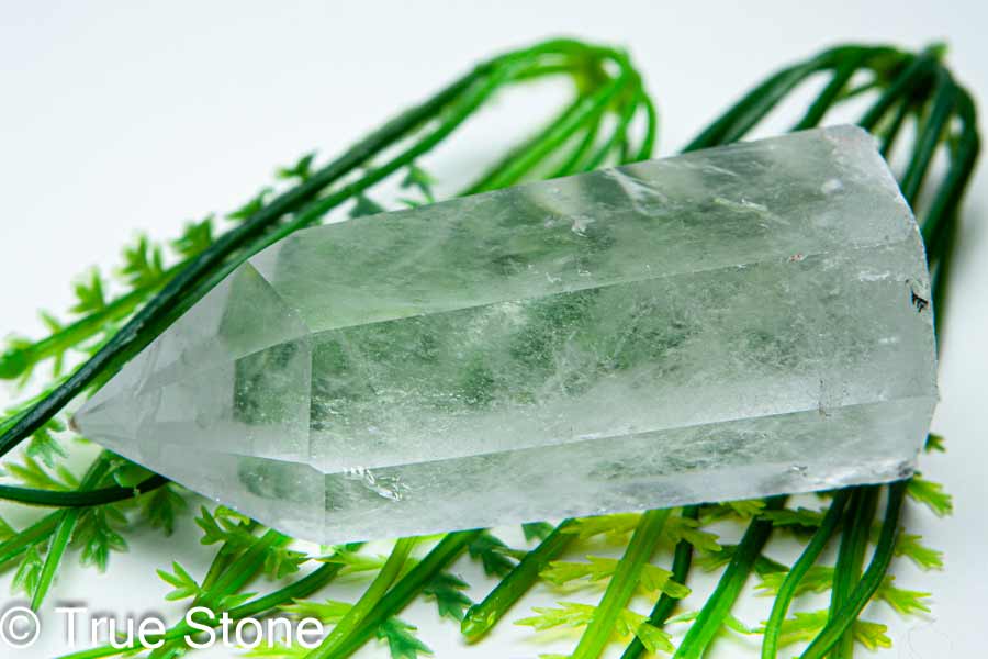 ブラジル産 天然水晶 六角柱 水晶ポイント 71g クリスタル クォーツ レインボークォーツ 天然石 原石 パワーストーン