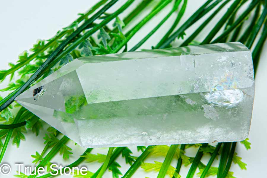 ブラジル産 天然水晶 六角柱 水晶ポイント 71g クリスタル クォーツ レインボークォーツ 天然石 原石 パワーストーン