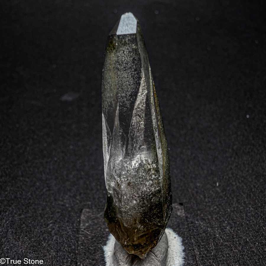 ネパール ガネッシュヒマール産 ヒマラヤ水晶 ポイント 角閃石 モスクォーツ クローライト クロライト ガネーシュヒマール