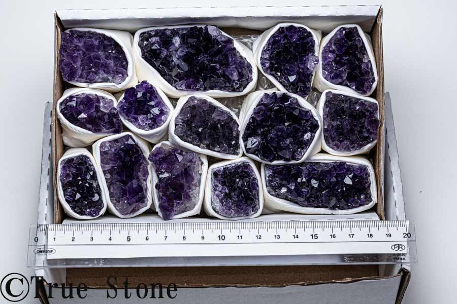 【一点物】ウルグアイ産 アメジスト クラスター 箱売り お写真の1箱を発送 濃紫 紫水晶 アメシスト