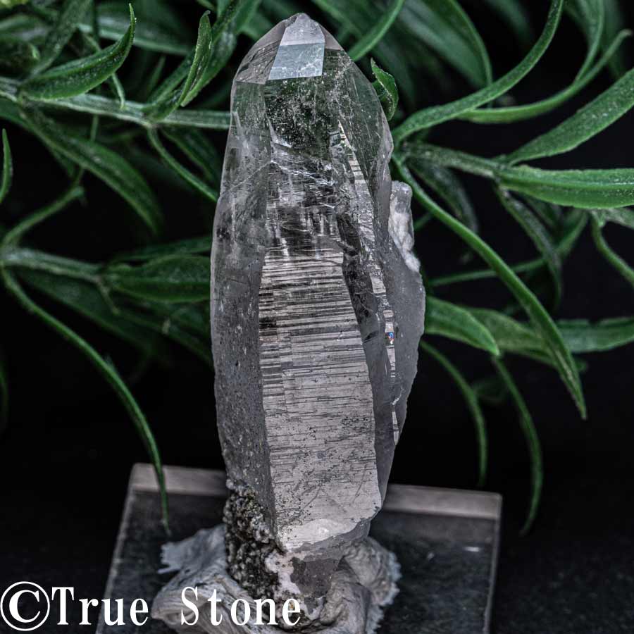 ネパール ガネッシュヒマール産 ヒマラヤ水晶 ポイント 透明感 成長線 クローライト ガネーシュヒマール 天然石