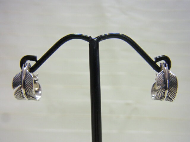 シルバー フェザー クロッシング ピアス SILVER925